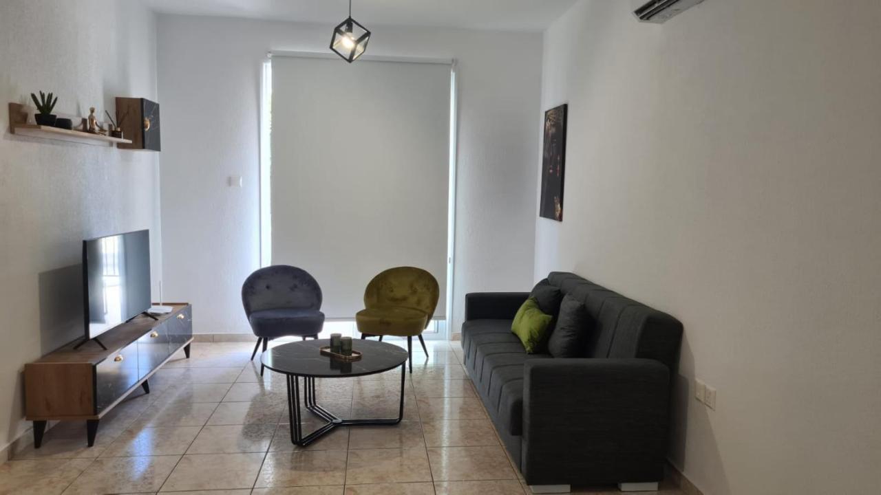 Laertis Apartments - By Imh Travel & Tours Paphos Eksteriør billede