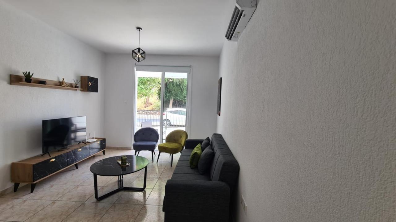 Laertis Apartments - By Imh Travel & Tours Paphos Eksteriør billede