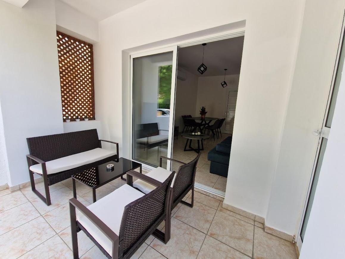 Laertis Apartments - By Imh Travel & Tours Paphos Eksteriør billede