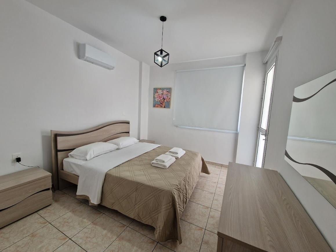 Laertis Apartments - By Imh Travel & Tours Paphos Eksteriør billede