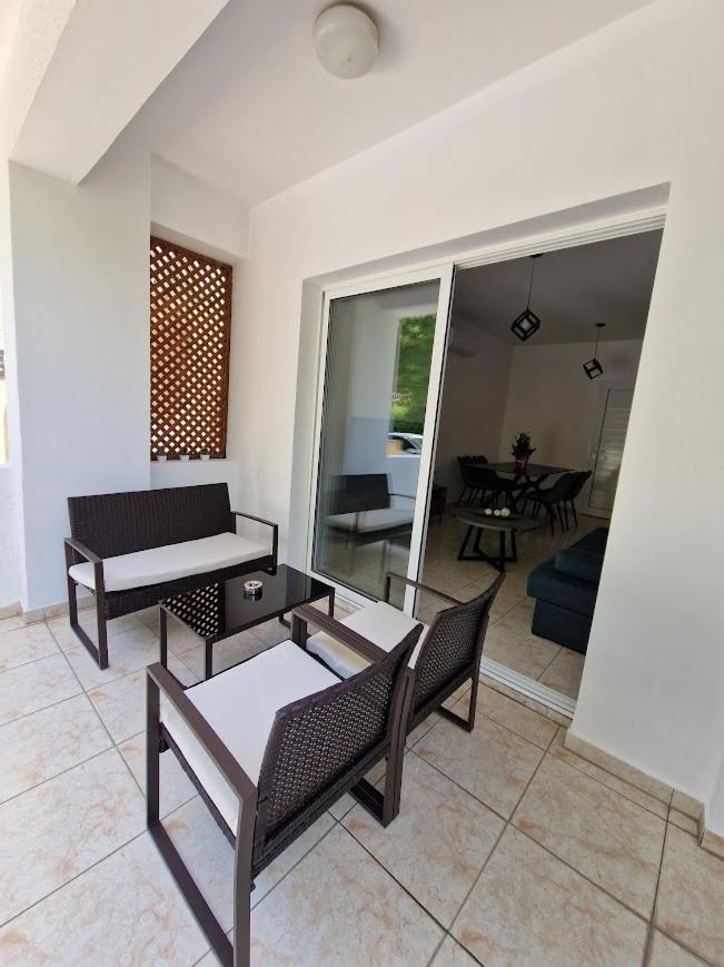 Laertis Apartments - By Imh Travel & Tours Paphos Eksteriør billede